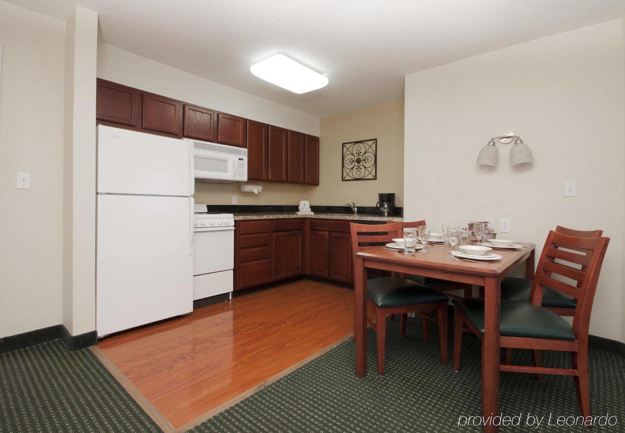 Residence Inn By Marriott Tulsa South Екстериор снимка